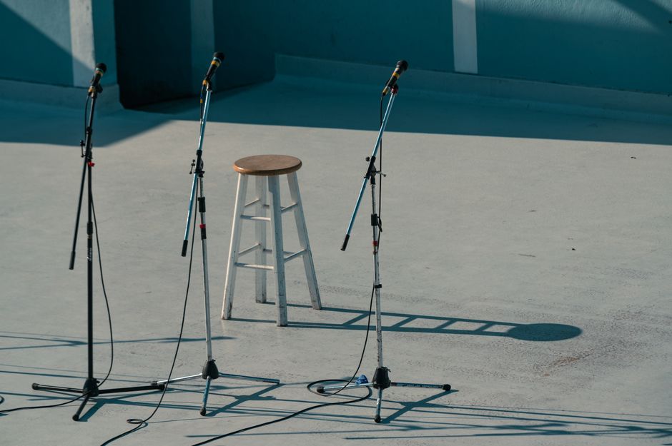 Microphone and stand
