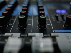 Powered mixer
